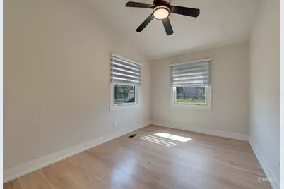 359 Chaparral Circle, Elgin, IL 60120 - Photo 18