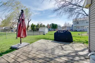 359 Chaparral Cir, Elgin, IL 60120 - Photo 20