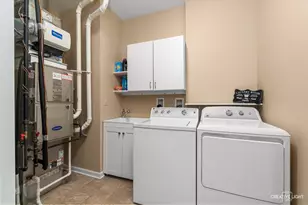 4071 Chesapeake Ln, Naperville, IL 60564 - Photo 16