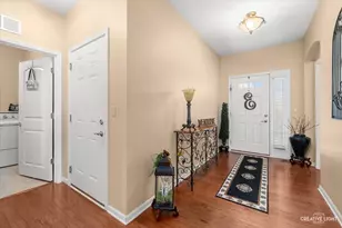 4071 Chesapeake Ln, Naperville, IL 60564 - Photo 2