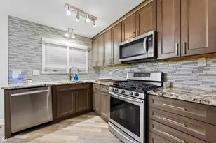 3604 Robert Ct, Hazel Crest, IL 60429 - Photo 2