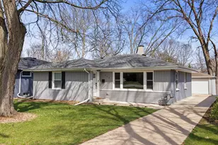 115 N Pierce Ave, Wheaton, IL 60187 - Photo 1