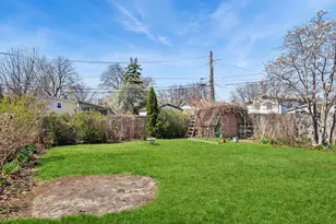 2664 S Craig Dr, Des Plaines, IL 60018 - Photo 18