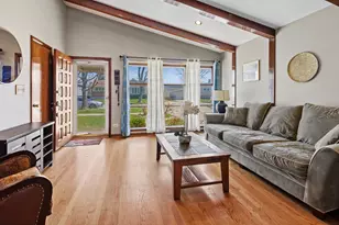 2664 S Craig Dr, Des Plaines, IL 60018 - Photo 2