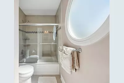 144 N Fiore Parkway, Vernon Hills, IL 60061 - Photo 34