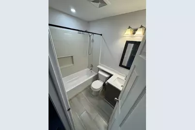 728 E Old Willow Road #104B, Prospect Heights, IL 60070 - Photo 6