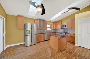 396 Ridgeland Ave, West Chicago, IL 60185 - Photo 6