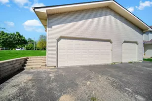 396 Ridgeland Ave, West Chicago, IL 60185 - Photo 22