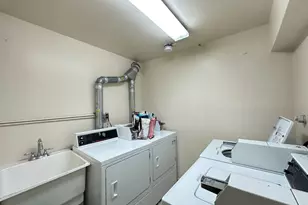 2347 W 24th Pl, Chicago, IL 60608 - Photo 20