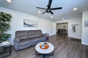 327 S Jackson St, Batavia, IL 60510 - Photo 4