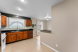 15D Fernwood Dr, Bolingbrook, IL 60440 - Photo 8