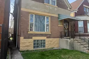 6836 S Calumet Ave, Chicago, IL 60637 - Photo 2
