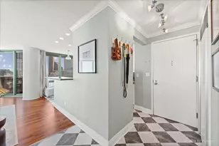 111 W Maple St, Chicago, IL 60610 - Photo 20