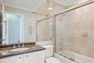 111 W Maple St, Chicago, IL 60610 - Photo 16