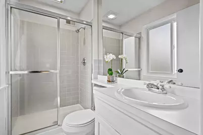 230 W Center Avenue, Lake Bluff, IL 60044 - Photo 18