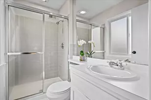 230 W Center Ave, Lake Bluff, IL 60044 - Photo 18