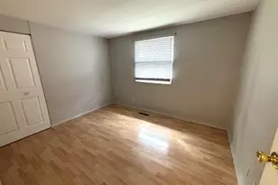 133 Golfview Ln, Carpentersville, IL 60110 - Photo 8