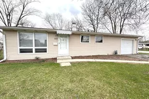 133 Golfview Ln, Carpentersville, IL 60110 - Photo 1