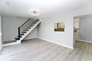 151 Peter Ct, Bartlett, IL 60103 - Photo 4