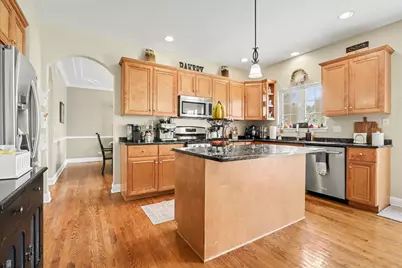 911 E Butterfield Circle, Shorewood, IL 60404 - Photo 12