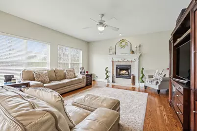 911 E Butterfield Circle, Shorewood, IL 60404 - Photo 4