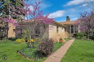 10025 S Hamilton Ave, Chicago, IL 60643 - Photo 2