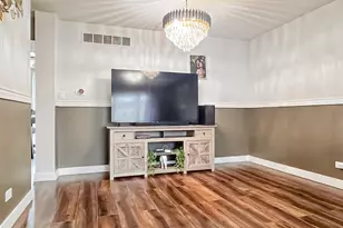 2137 Greystone Pl, Hoffman Estates, IL 60169 - Photo 6