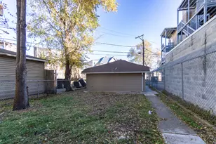 6961 S Eberhart Ave, Chicago, IL 60637 - Photo 22