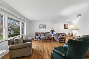 1307 Thomas St, Homewood, IL 60430 - Photo 2