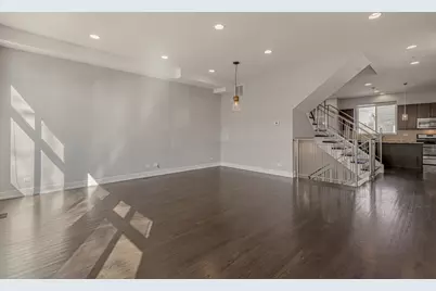 4406 W Wilson Avenue, Chicago, IL 60630 - Photo 10