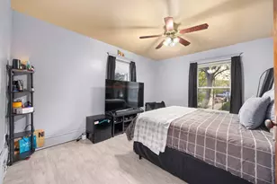 427 Grand Ave, Aurora, IL 60506 - Photo 14
