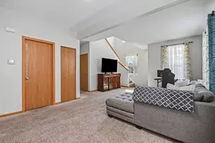 3643 Daisy Ln, Elgin, IL 60124 - Photo 8
