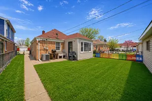 33 49th Ave, Bellwood, IL 60104 - Photo 2