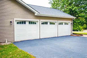 41W945 Northway Dr, Elburn, IL 60119 - Photo 4