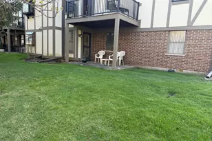 332 Essex Ct, Wood Dale, IL 60191 - Photo 2