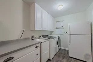 4 Oak Brook Club Dr, Oak Brook, IL 60523 - Photo 34