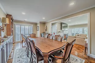 4 Oak Brook Club Dr, Oak Brook, IL 60523 - Photo 20