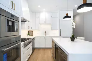 867 N Marshfield Ave, Chicago, IL 60622 - Photo 6