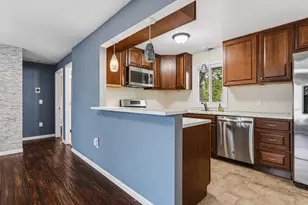 204 Flora Dr, Champaign, IL 61821 - Photo 8