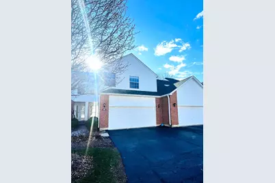 106 Pembroke Circle S #106, Lake Bluff, IL 60044 - Photo 1