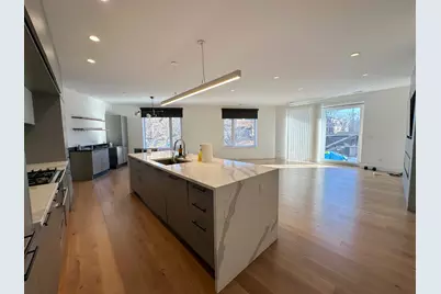 550 N Ogden Avenue #2S, Chicago, IL 60642 - Photo 2