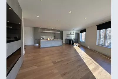 550 N Ogden Avenue #2S, Chicago, IL 60642 - Photo 4