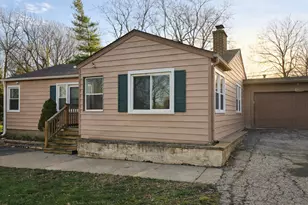 36752 N Wildwood Dr, Lake Villa, IL 60046 - Photo 1