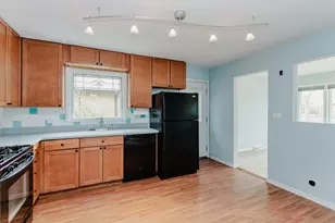 9235 Kildare Ave, Skokie, IL 60076 - Photo 10