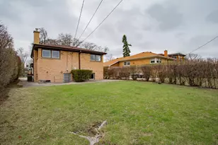 9235 Kildare Ave, Skokie, IL 60076 - Photo 4