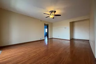 15723 Peggy Ln, Oak Forest, IL 60452 - Photo 2