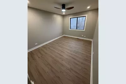 208 Albert Drive, Vernon Hills, IL 60061 - Photo 10