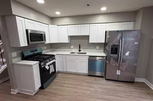 208 Albert Dr, Vernon Hills, IL 60061 - Photo 12