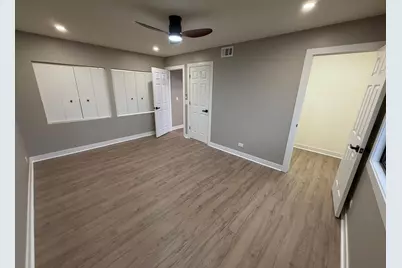 208 Albert Drive, Vernon Hills, IL 60061 - Photo 8