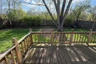 208 Albert Dr, Vernon Hills, IL 60061 - Photo 28